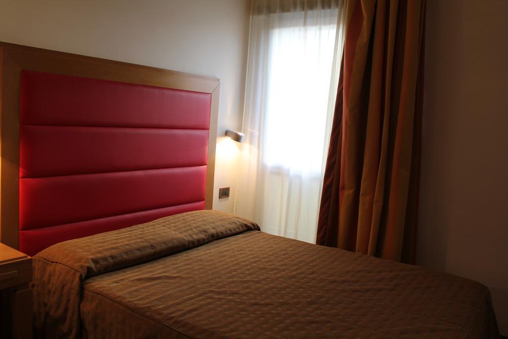 Hotel Castello Л'Акуила Экстерьер фото