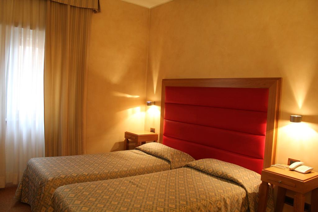 Hotel Castello Л'Акуила Экстерьер фото