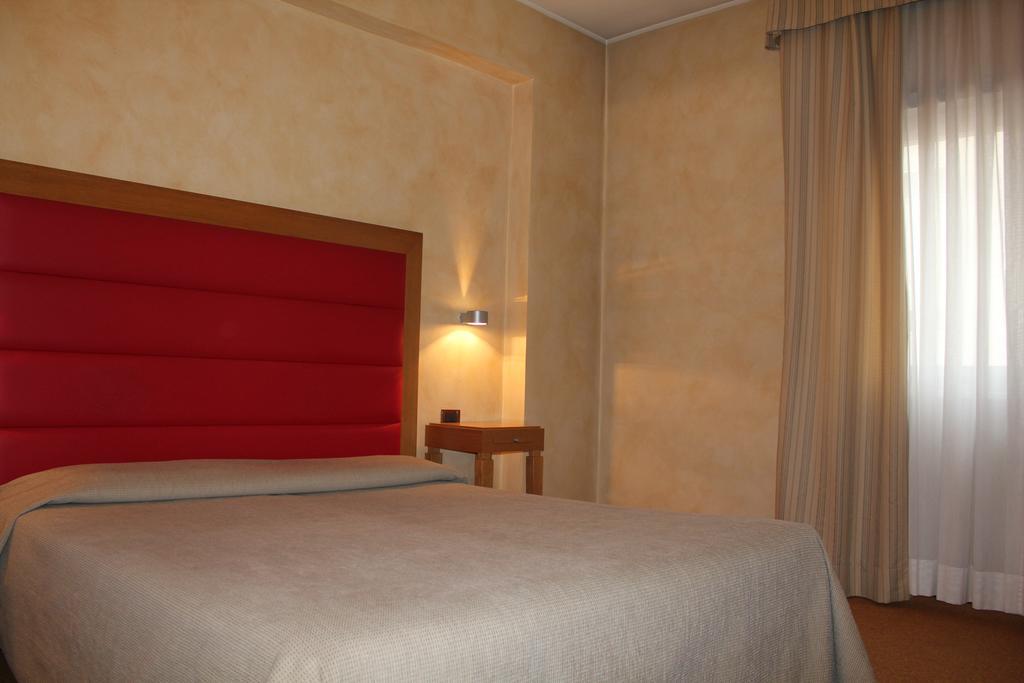 Hotel Castello Л'Акуила Экстерьер фото